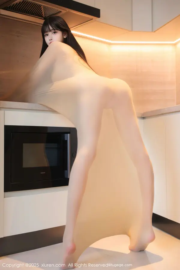 Vol. 09825 余安安(84P)
