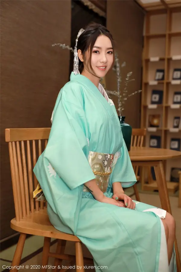 Vol. 0332 方子萱(73P)