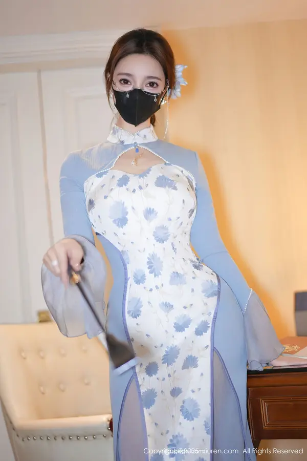 Vol. 11033 Twins-桃桃(81P)