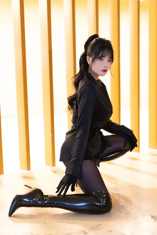 Vol. 9275 娜比《私购流出》(161P + 6V)