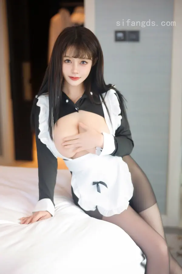 Vol. 09724 可可芝《私购流出》(83P + 2V)
