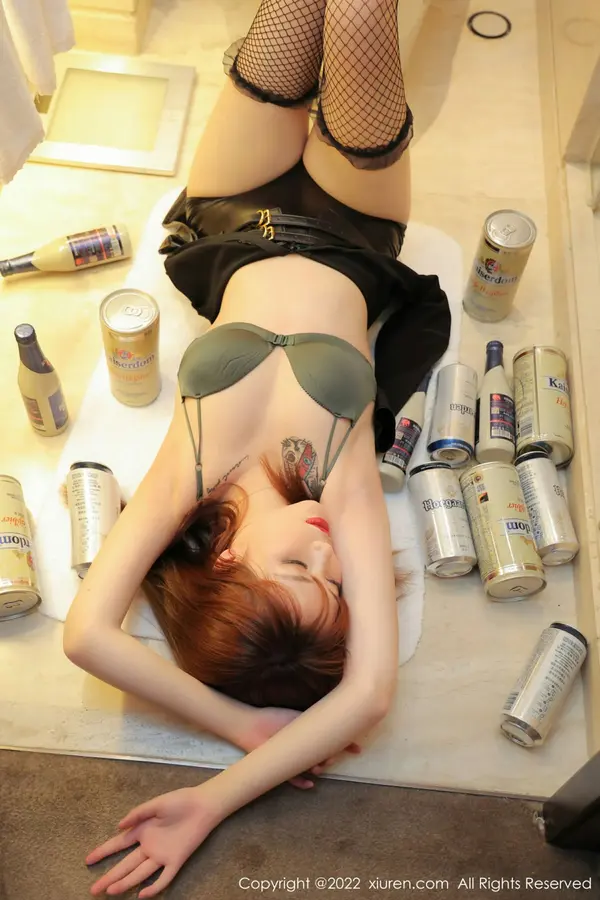 Vol. 04489 Arude薇薇(28P)