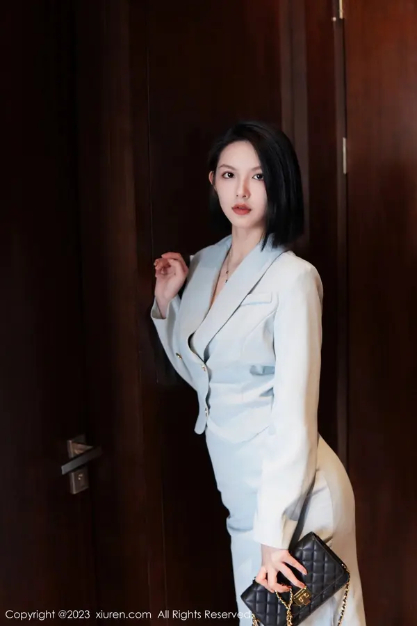 Vol. 06885 乔一一(75P)