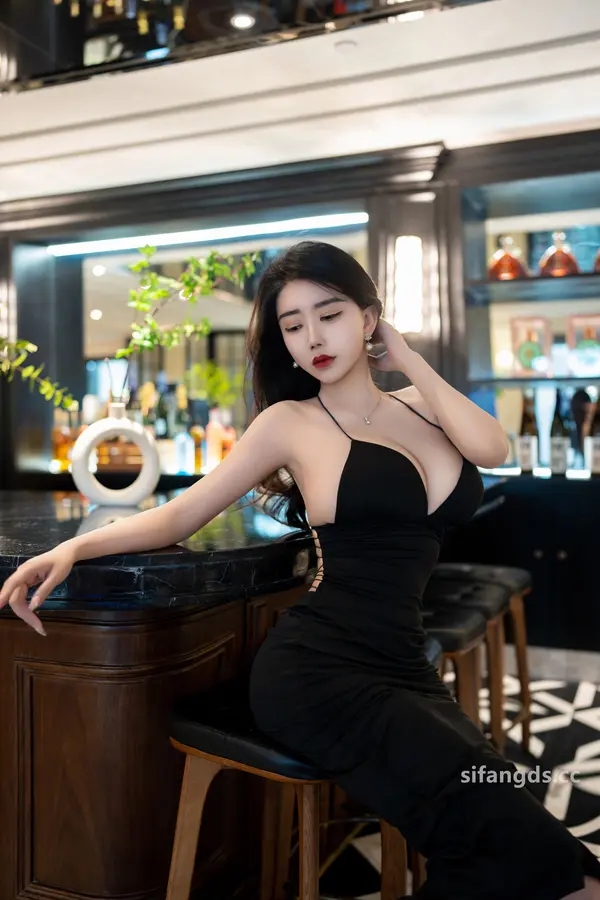 Vol. 0240 李若汐《私购流出》(84P + 4V)