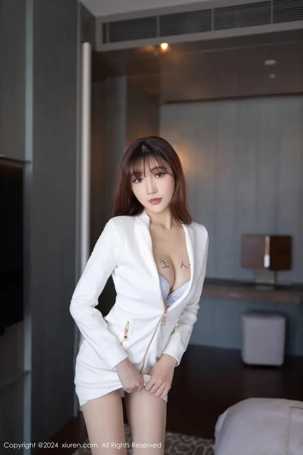 Vol. 08233 陆萱萱(80P)