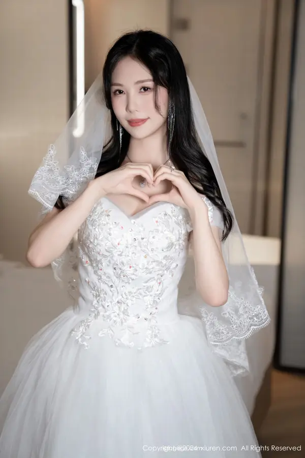 Vol. 08998 利世(101P)