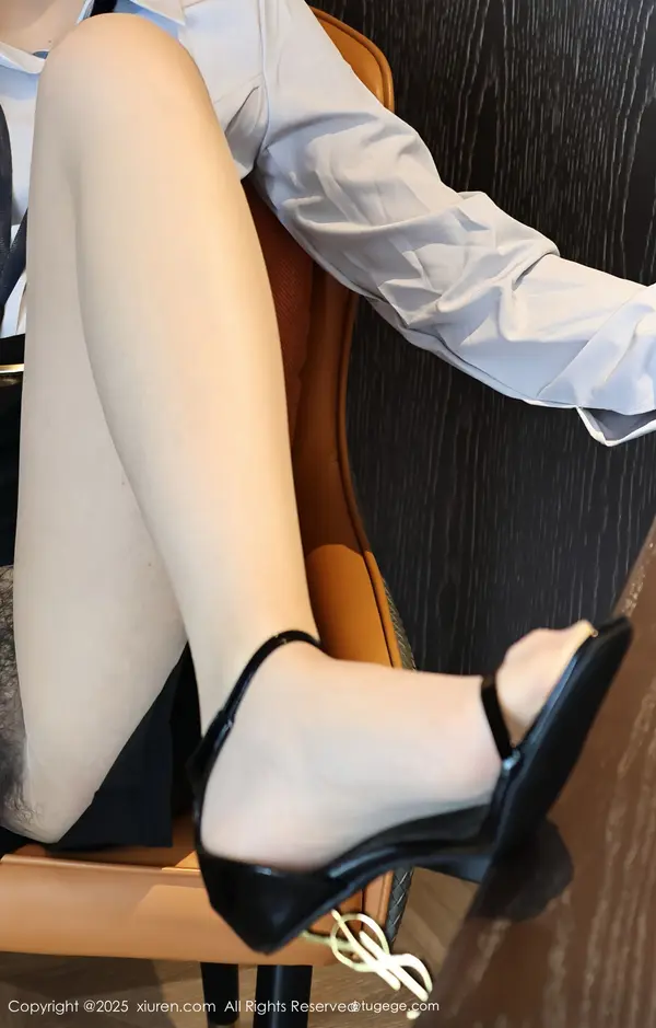 Vol. 10674 糯梨子(61P)
