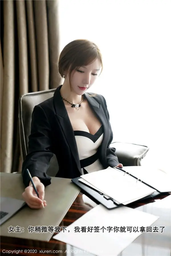 Vol. 02885 周于希Sandy(114P)