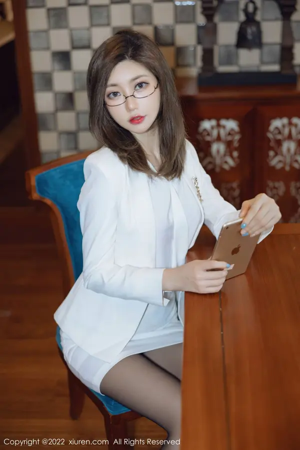 Vol. 04544 绮里嘉ula(76P)