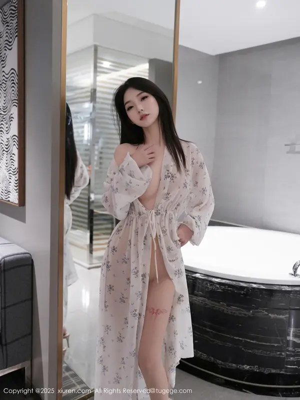 Vol. 10988 烧烧小桃(53P)