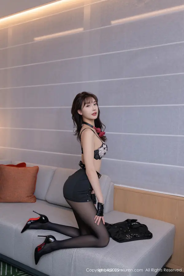 Vol. 10081 陆萱萱(82P)