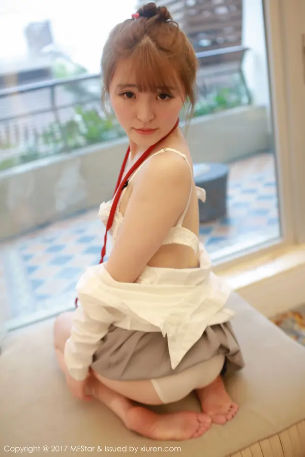Vol. 0098 伊小七MoMo(48P)