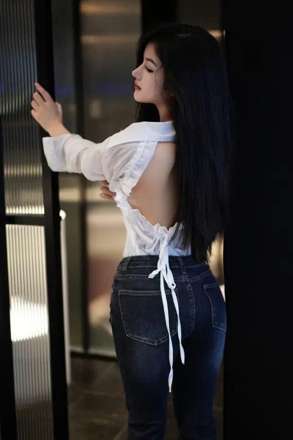 Vol. 07645 谭小灵《私购流出》(117P)