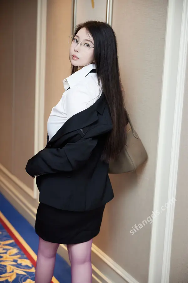 Vol. 9131 白茹雪abby《私购流出》(87P + 4V)