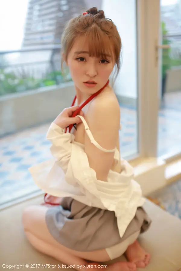Vol. 0098 伊小七MoMo(48P)