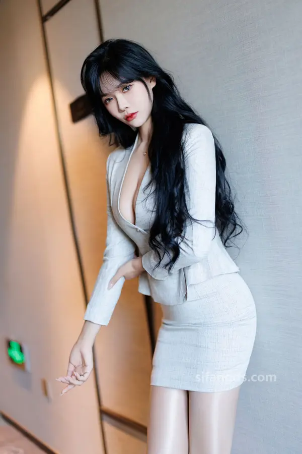 Vol. 9398 娜比《私购流出》(153P + 2V)