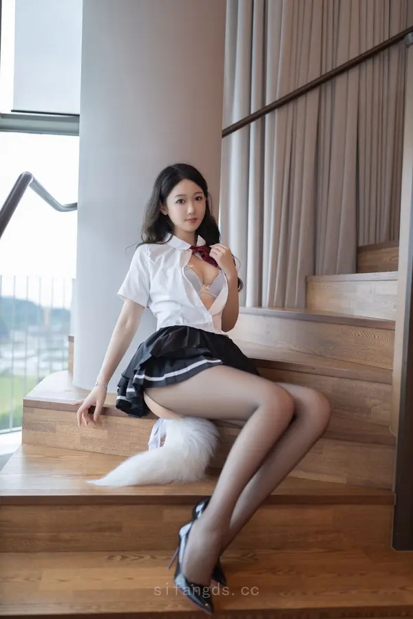 Vol. 9174 唐安琪《私购流出》(91P + 2V)