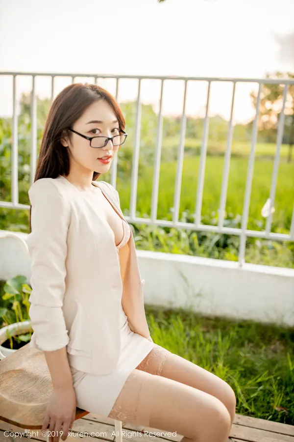 Vol. 01700 小九月(64P)