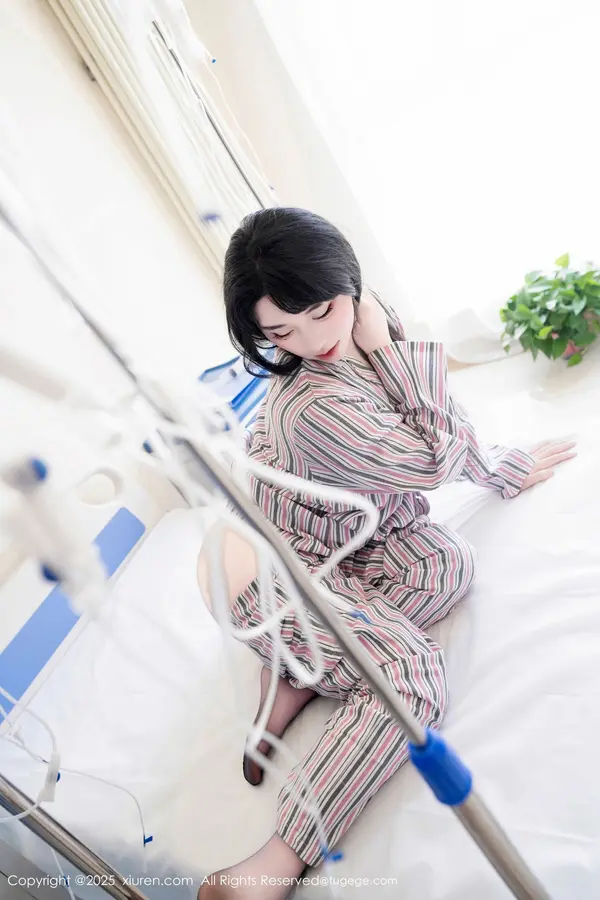 Vol. 10648 汐汐爱吃草莓(81P)