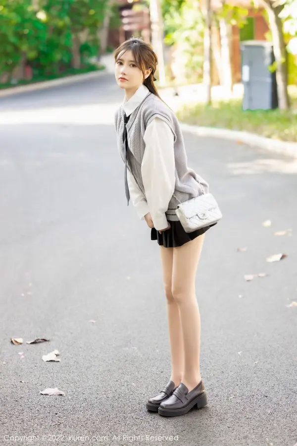 Vol. 04896 美桃酱(53P)