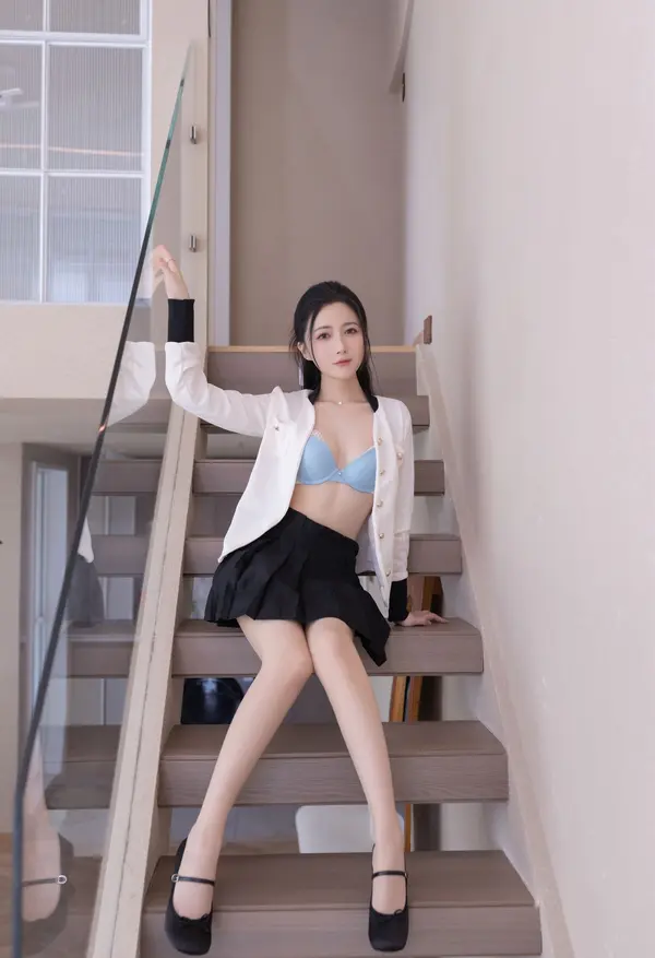 Vol. 10615 鱼子酱Fish《私购流出》(121P)
