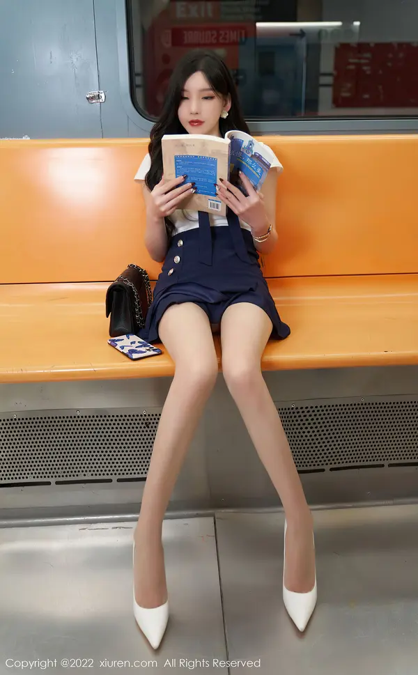 Vol. 04979 周于希Sally(81P)