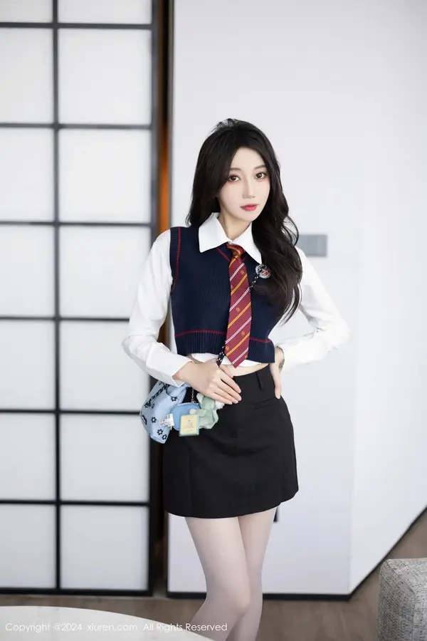 Vol. 08247 玥儿玥(83P)