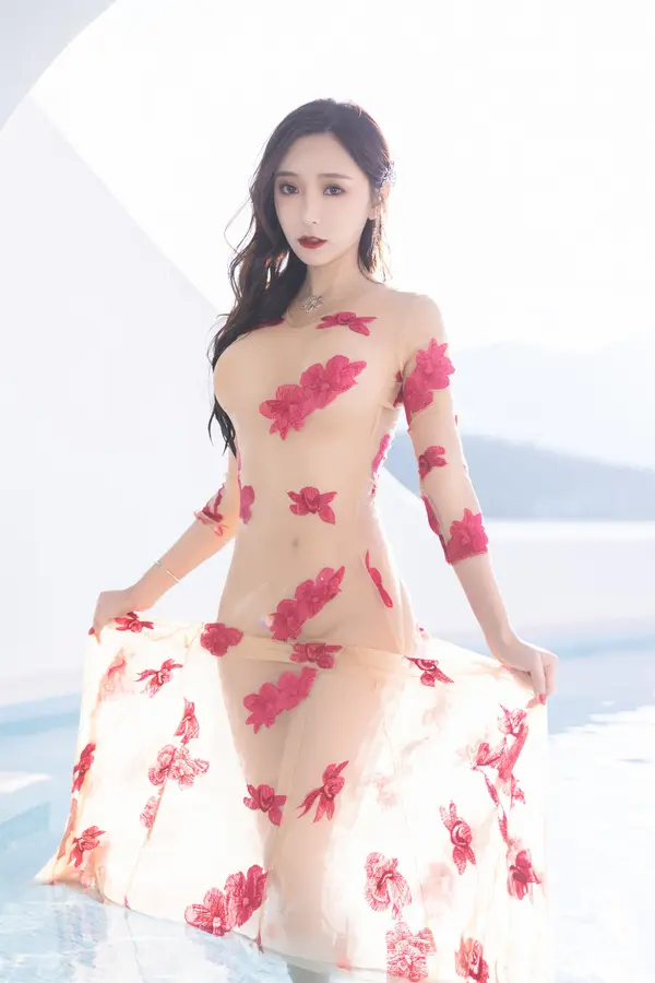 Vol. 0691 王馨瑶《私购流出》(76P + 1V)