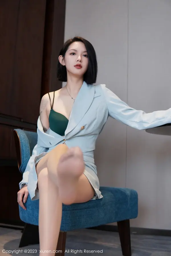 Vol. 06885 乔一一(75P)