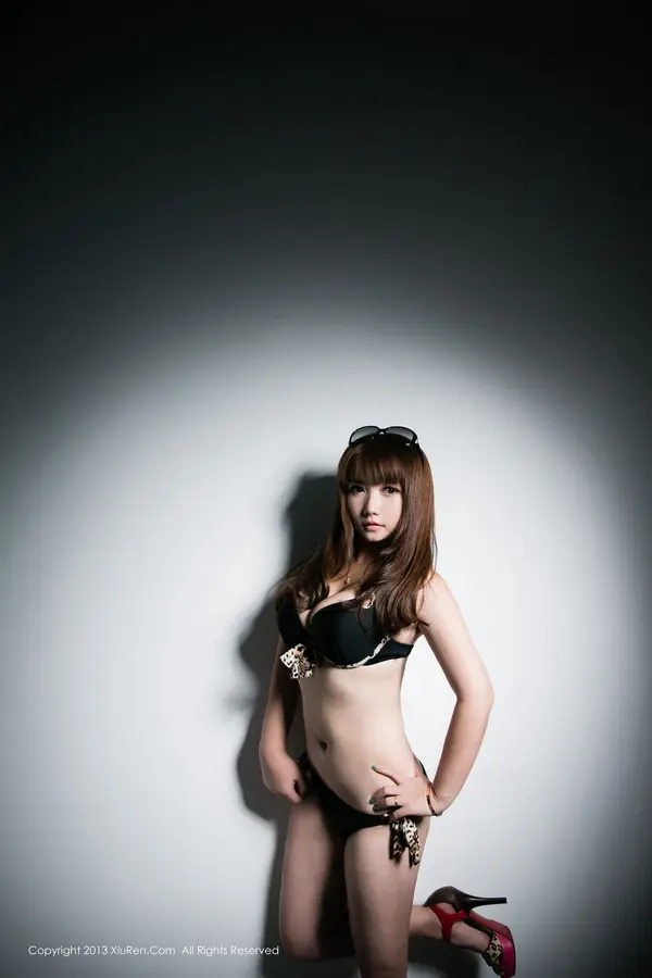 Vol. 00053 默漠无荢(100P)