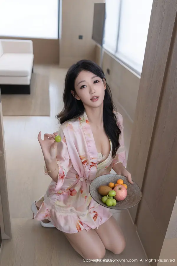 Vol. 10970 唐安琪(77P)