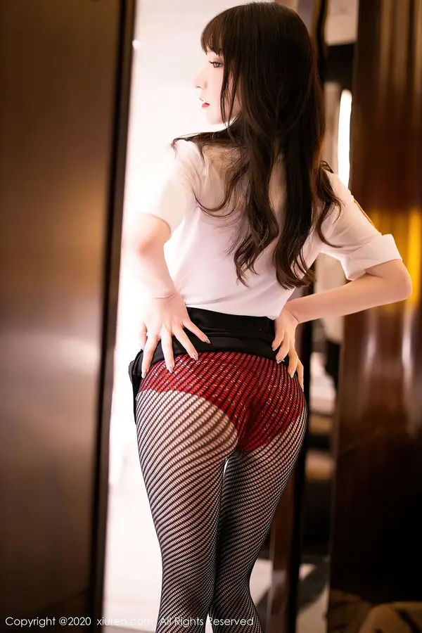 Vol. 02820 周于希Sandy(51P)
