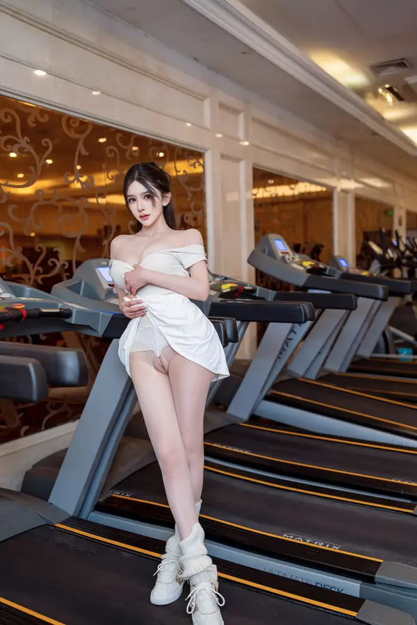 Vol. 0408 李丽莎《私购流出》(90P)