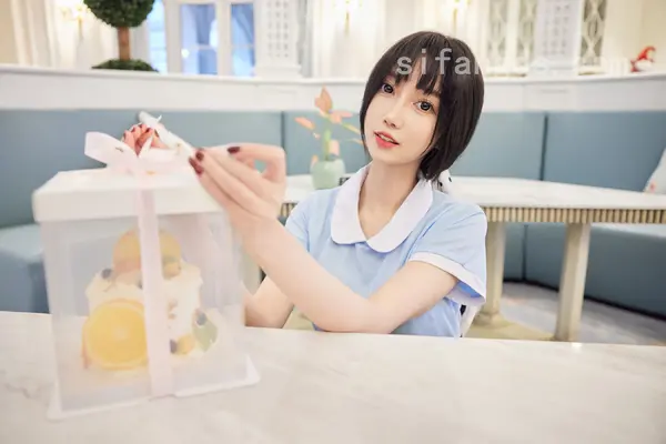 玥儿玥er《私购流出》(82P + 4V)