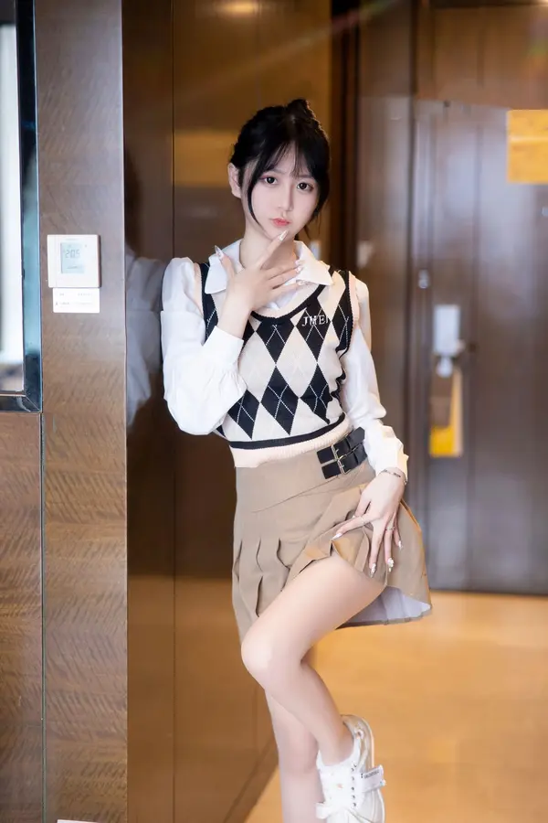 谢小蒽《电动棒》(139P + 4V)