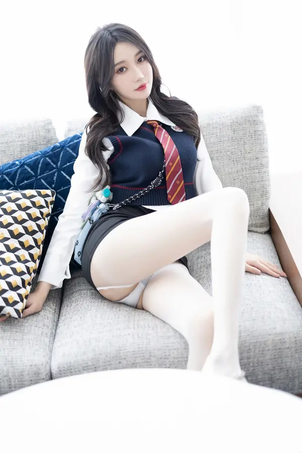 Vol. 08247 玥儿玥(83P)