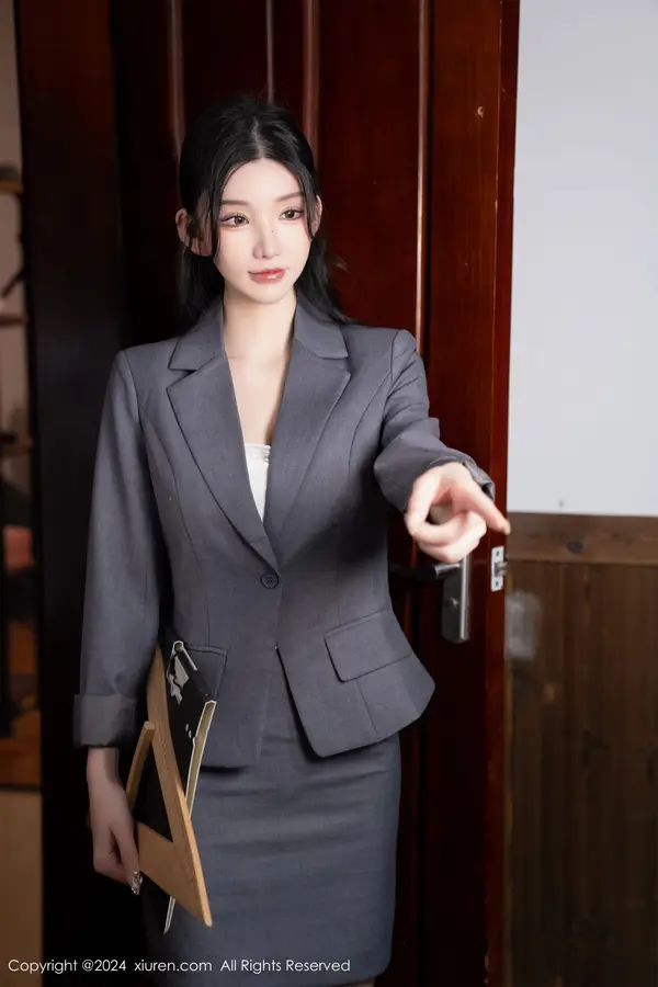 Vol. 08204 周于希Sally(94P)