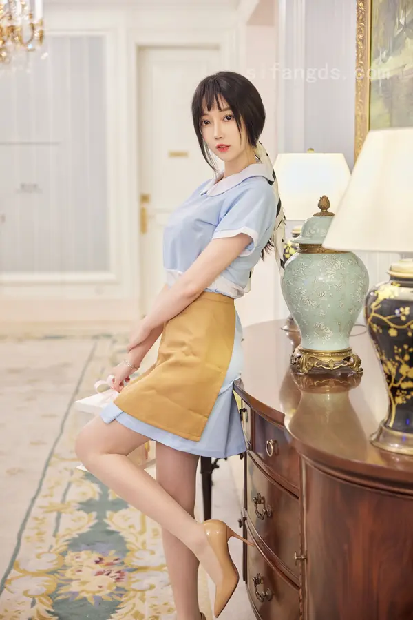 玥儿玥er《私购流出》(82P + 4V)
