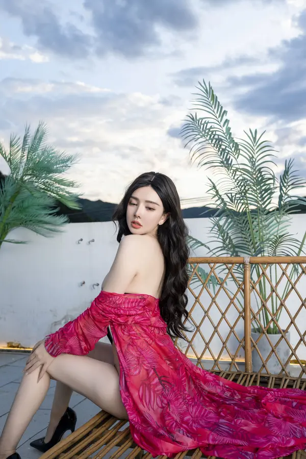Vol. 0267 潘思沁《私购流出》(90P)