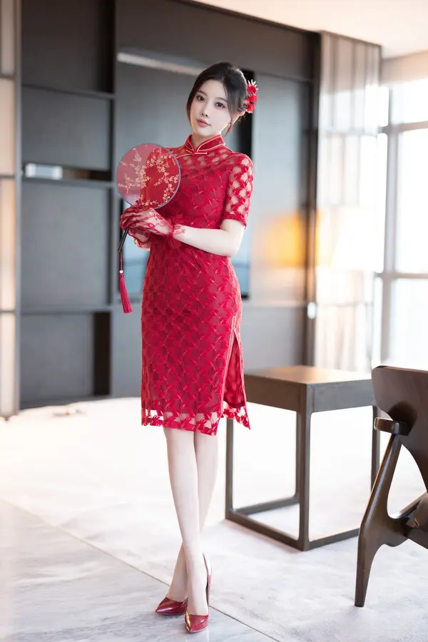 Vol. 1184 杨晨晨《私购流出》(103P + 2V) 1/103