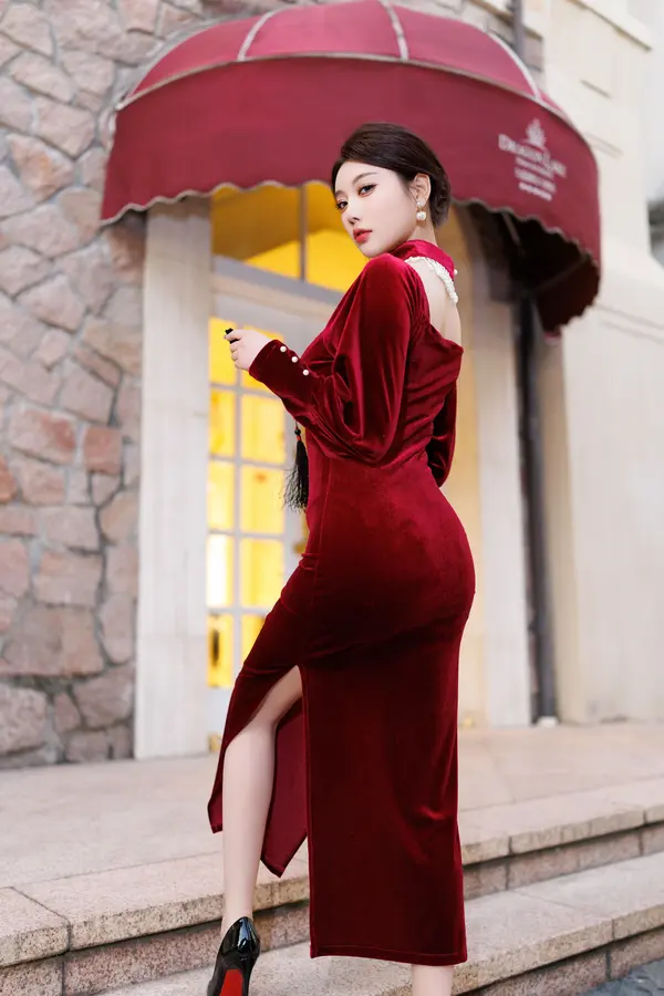 Vol. 9831 杨晨晨《私购流出》(114P + 1V)