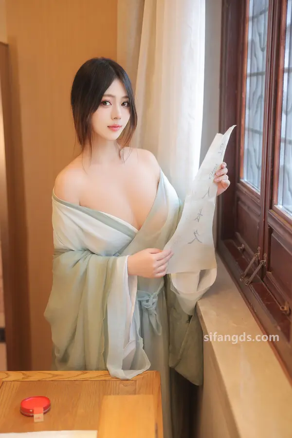 Vol. 8937 蛋蛋宝《私购流出》(83P + 4V)