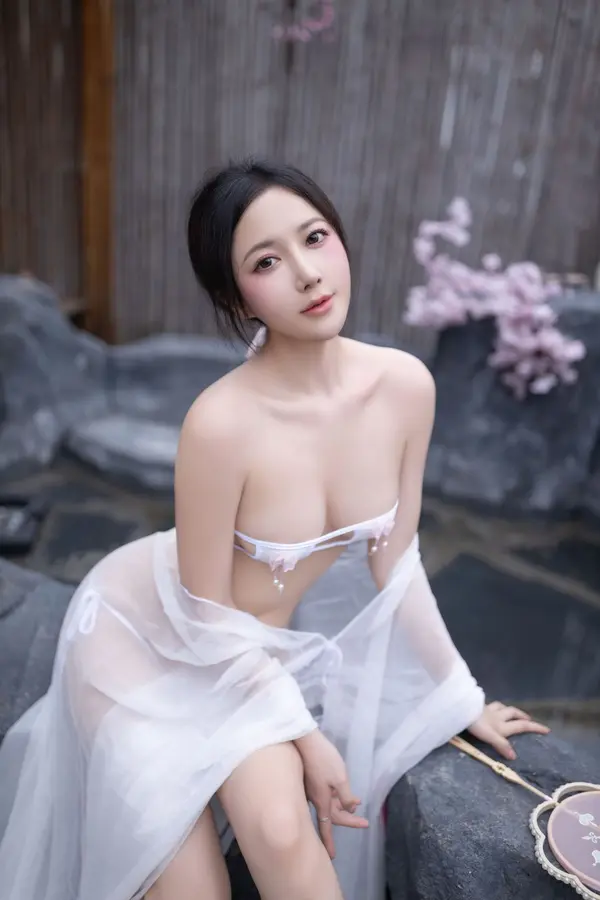 Vol. 8927 鱼子酱Fish《花想容》(120P)