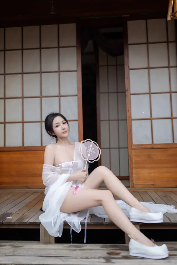 Vol. 8927 鱼子酱Fish《花想容》(120P)