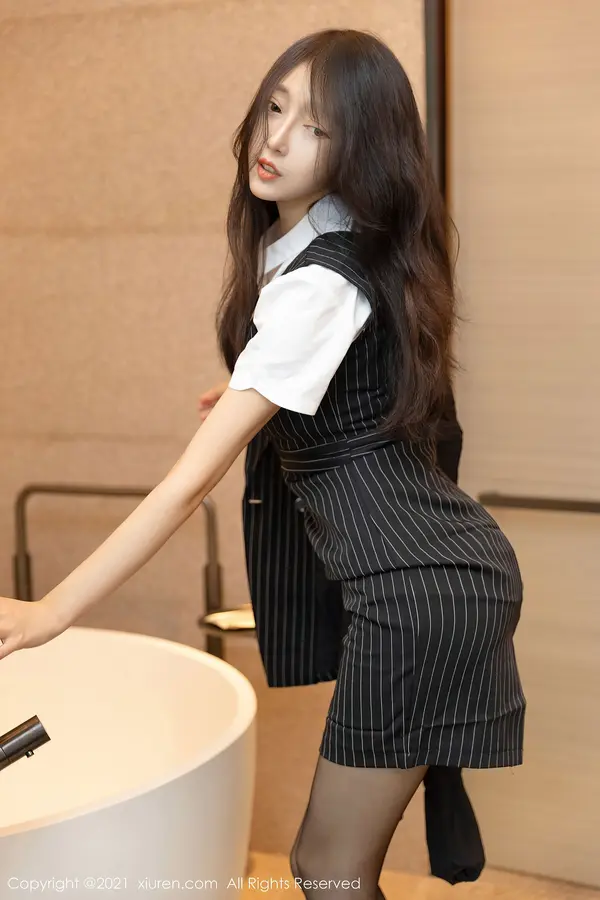 Vol. 03679 玥儿玥er(63P)
