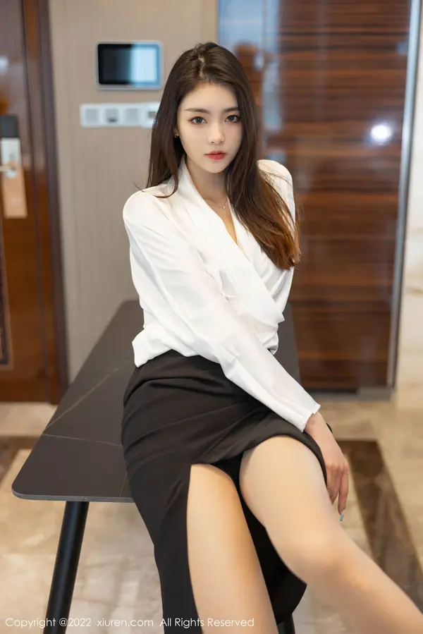 Vol. 04869 可乐Vicky(71P)
