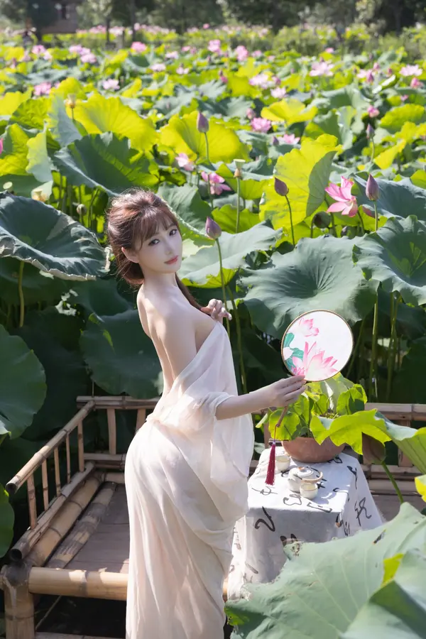 Vol. 10630 陆萱萱《私购流出》(91P)