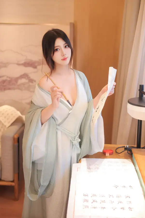 Vol. 8937 蛋蛋宝《私购流出》(83P + 4V)