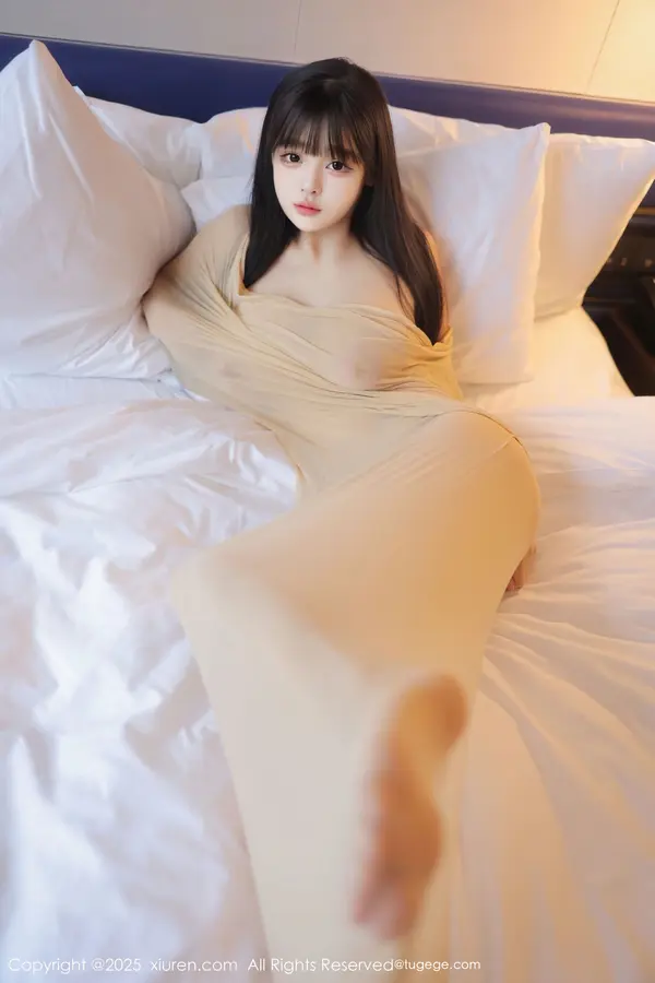 Vol. 09825 余安安(84P)