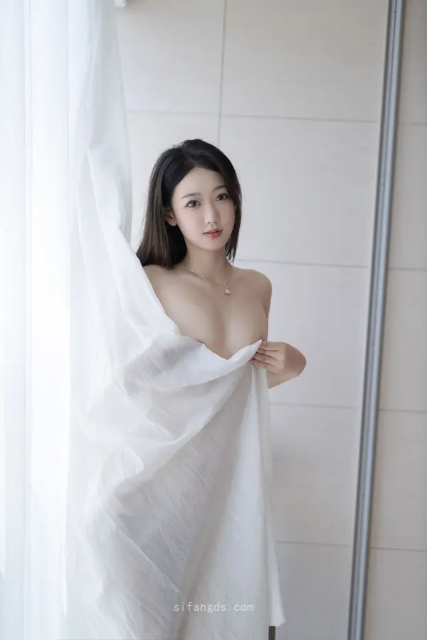 Vol. 9840 唐安琪《私购流出》(93P + 2V)